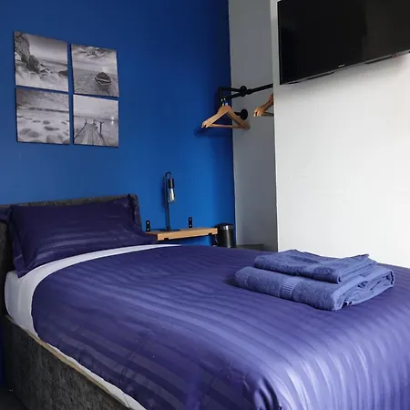 The White Swan Otel